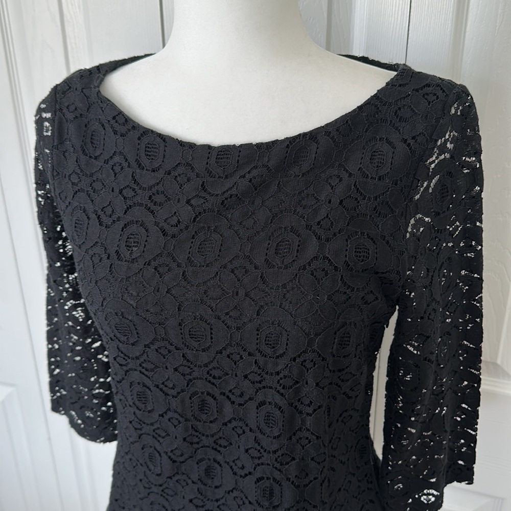 Banana Republic black lace layered, 3/4 sleeve top, zippered side, Size 6 - Picture 2 of 9